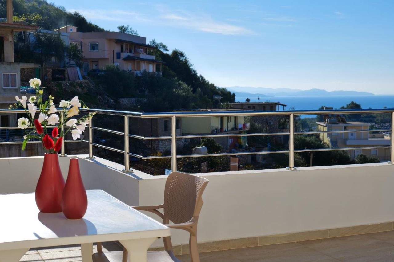 Sunny Holiday Sarandë Exterior foto
