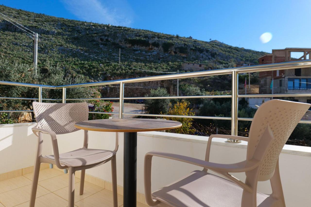 Sunny Holiday Sarandë Exterior foto