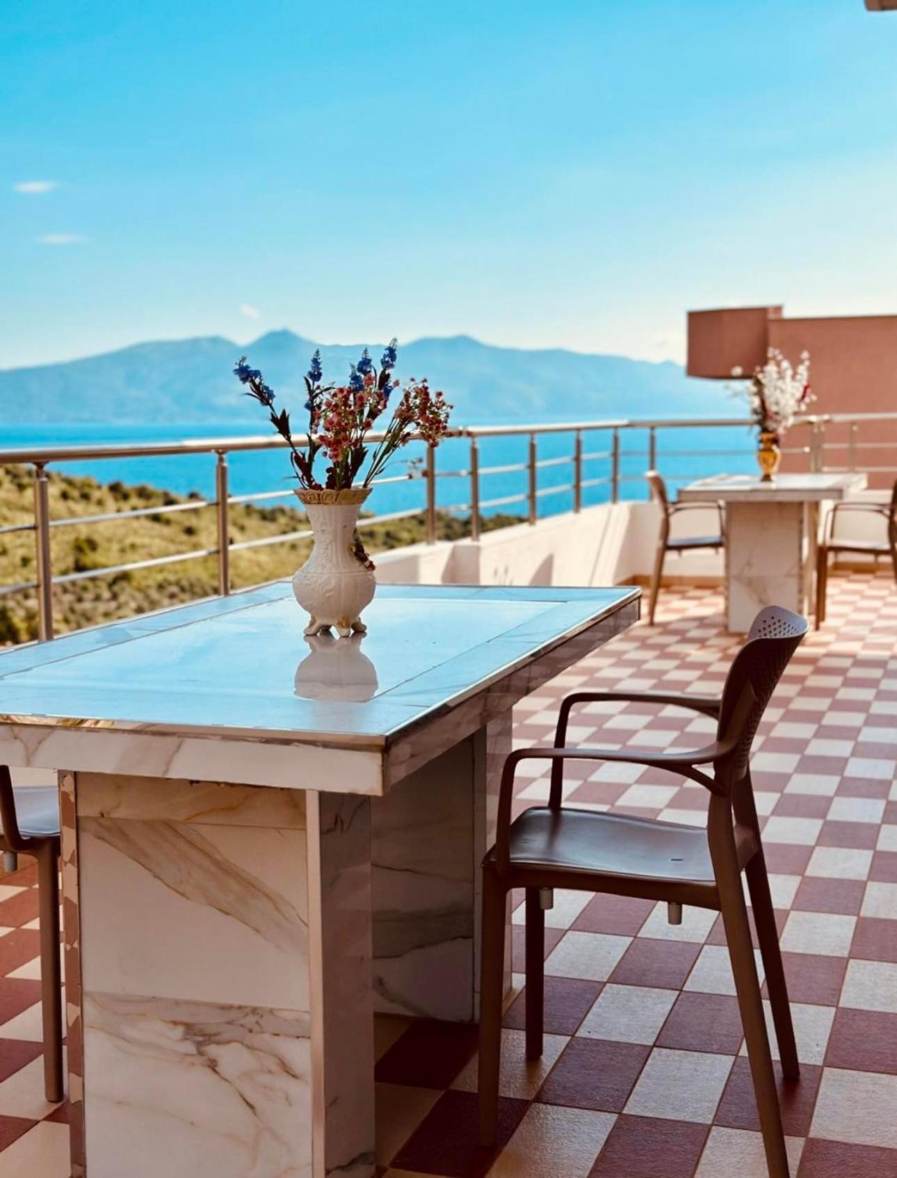 Sunny Holiday Sarandë Exterior foto