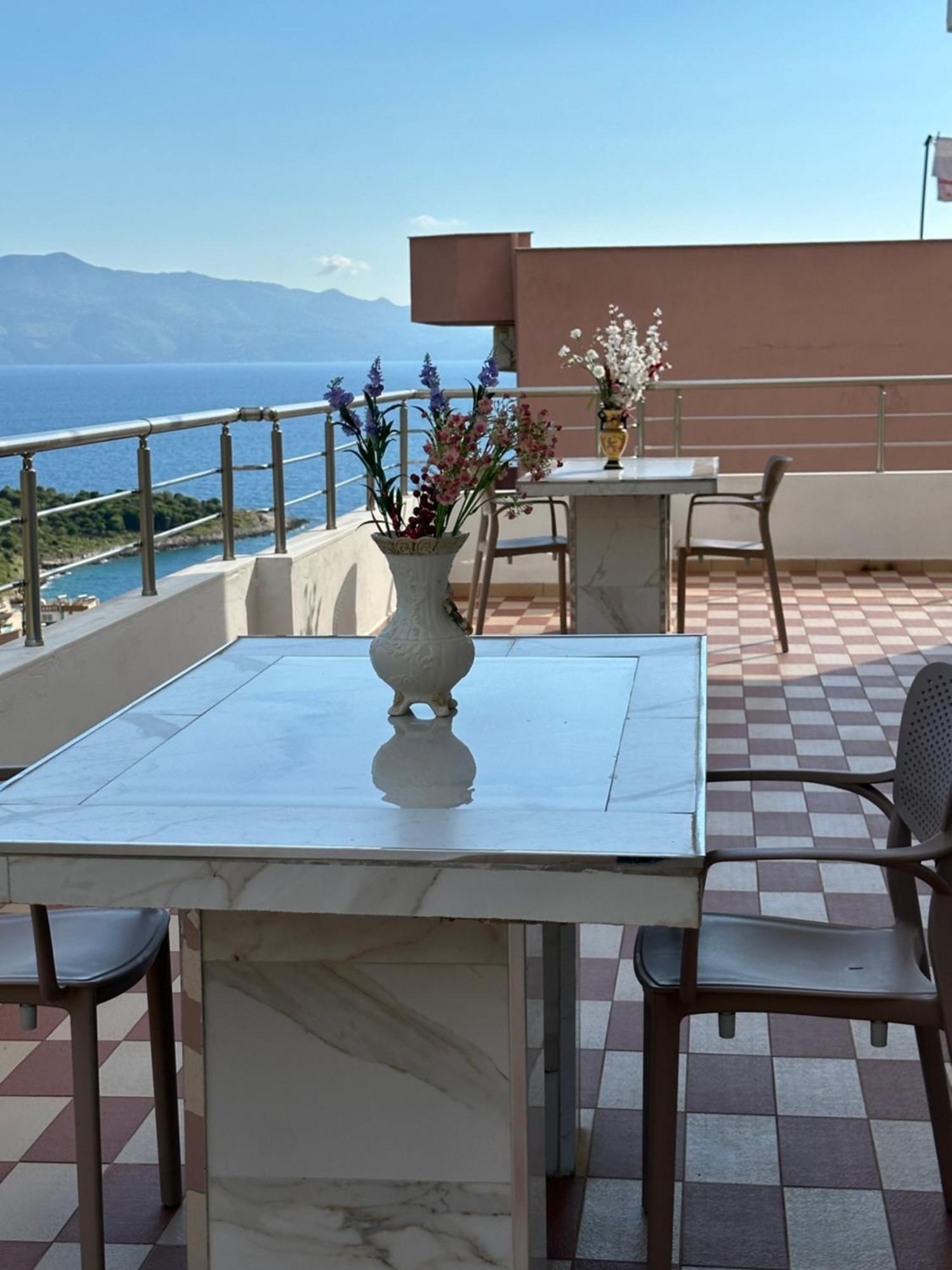 Sunny Holiday Sarandë Exterior foto